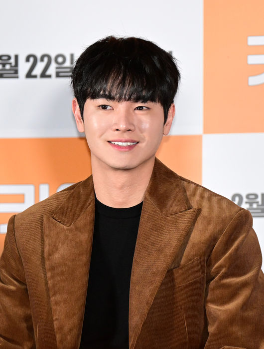 13일 오후 서울 CGV 용산아이파크몰에서 영화 ‘카운트’ (감독 권혁재) 언론시사회 및 간담회가 열렸다.영화 ‘카운트'는 금메달리스트 출신, 한번 물면 절대 놓지 않는 마이웨이 선생 시헌(진선규 분)이 오합지졸 제자들을 만나 세상을 향해 유쾌한 한 방을 날리는 이야기를 그린 영화다. 배우 장동주가 간담회에 참석해 인사말을 마친 뒤 미소짓고 있다. 2023.02.13 / dreamer@osen.co.kr