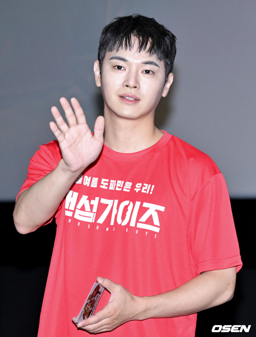 20일 오후 서울 강남구 삼성동 메가박스 코엑스에서 영화 ‘핸섬가이즈’ 무대인사가 열렸다.올여름 극장가에 웃음을 선사하고 있는 오싹 코미디 '핸섬가이즈'(감독 남동협)는 20일 기준 150만 관객을 돌파했다.배우 장동주가 무대인사를 하고 있다. 2024.07.20 /cej@osen.co.kr