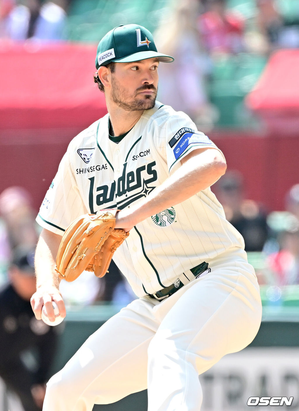 1회 SSG 선발 드류 앤더슨이 힘차게 공을 뿌리고 있다. 2025.04.20 / dreamer@osen.co.kr