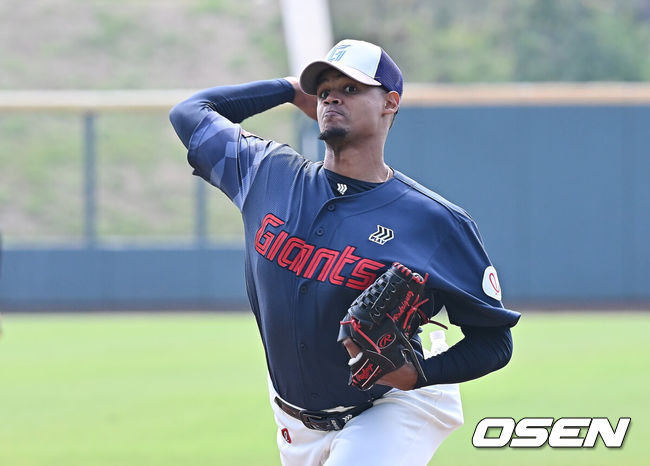 [OSEN=타이난(대만), 이석우 기자] 롯데 자이언츠 엘빈 로드리게스 / foto0307@osen.co.kr