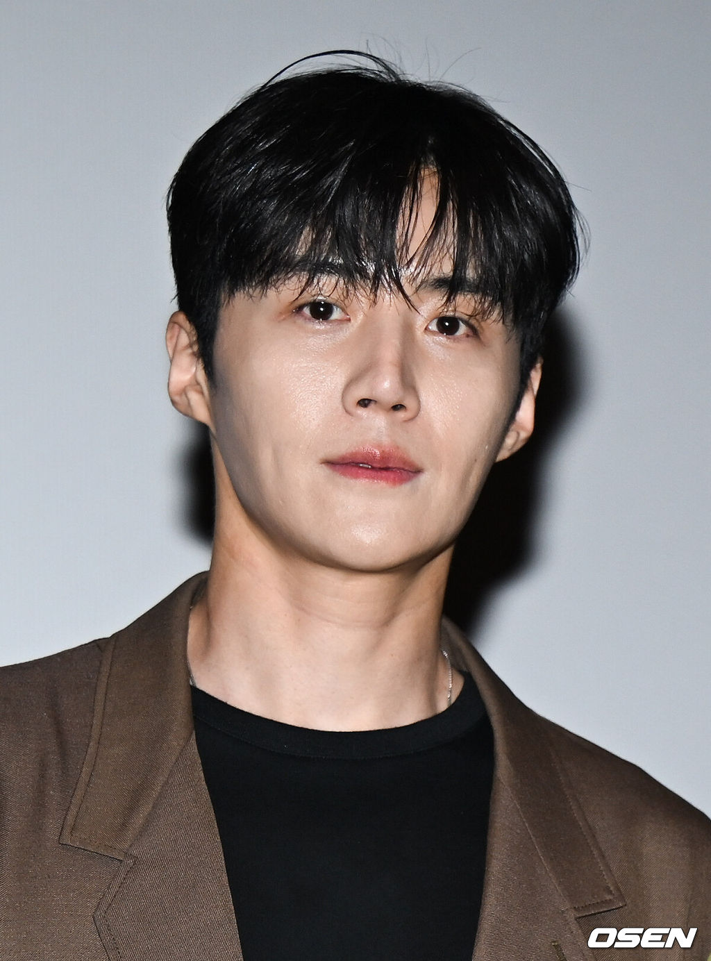 25일 오후 서울 양천구 메가박스 목동에서 영화 ‘귀공자(감독 박훈정)’ 무대인사 행사가 열렸다.배우 김선호와 강태주, 김강우, 고아라가 출연하는 영화 ‘귀공자'는 필리핀 불법 경기장을 전전하는 복싱 선수 마르코 앞에 정체불명의 남자 귀공자를 비롯한 각기 다른 목적을 지닌 세력들이 나타나 광기의 추격을 펼치는 이야기를 그리는 작품이다.배우 김선호가 관객과의 시간을 갖고 있다. 2023.06.25/ hyun309@osen.co.kr