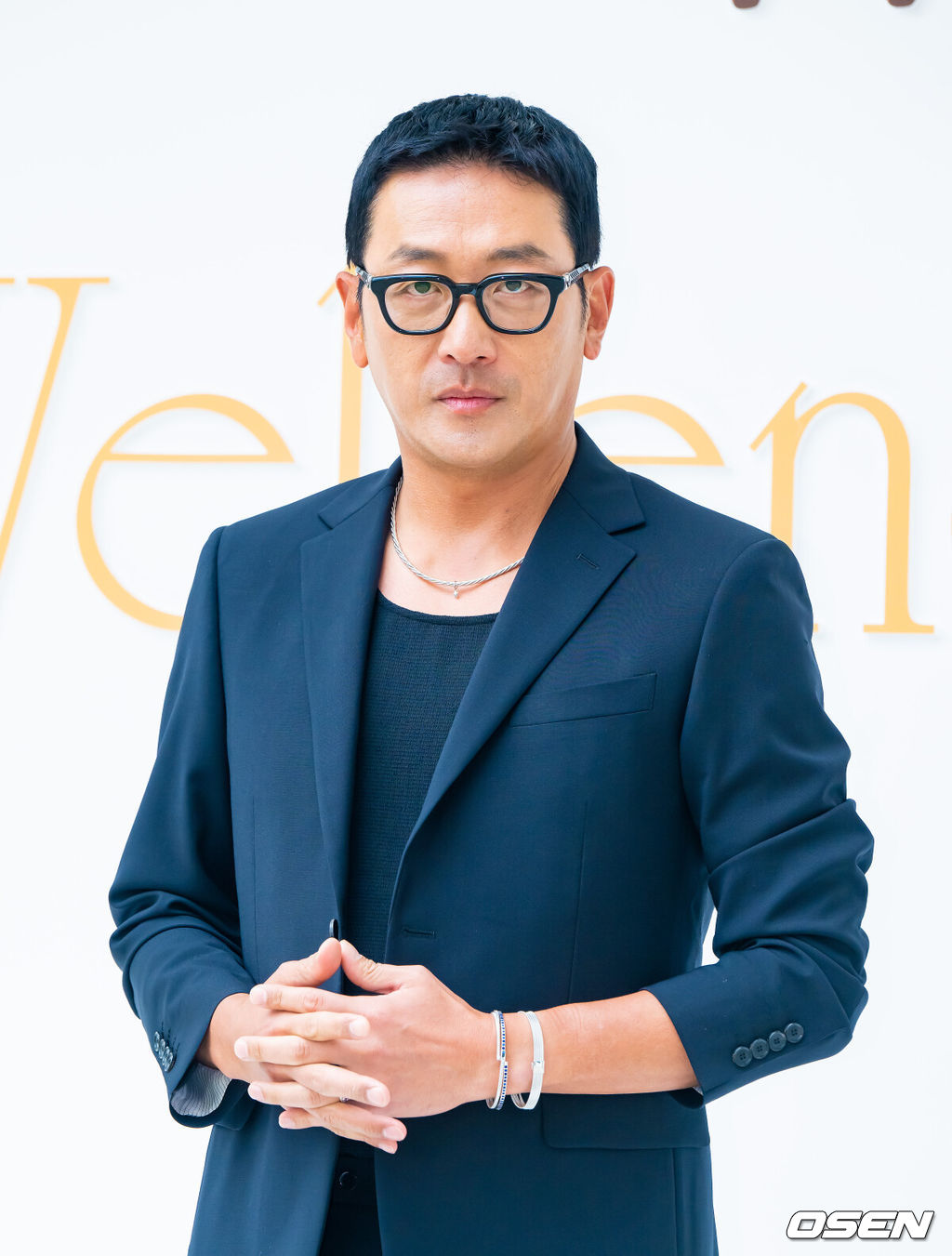 26일 서울 압구정 갤러리아 백화점 명품관 야외 광장에서 벨렌도르프 갤러리아 부티크 오프닝 행사가 진행됐다.이날 행사에는 김희애와 강수진, 크리스탈(정수정), 나나, 하정우, 육성재가 참석했다.배우 하정우가 포즈를 취하고 있다.   2025.06.26 / soul1014@osen.co.kr