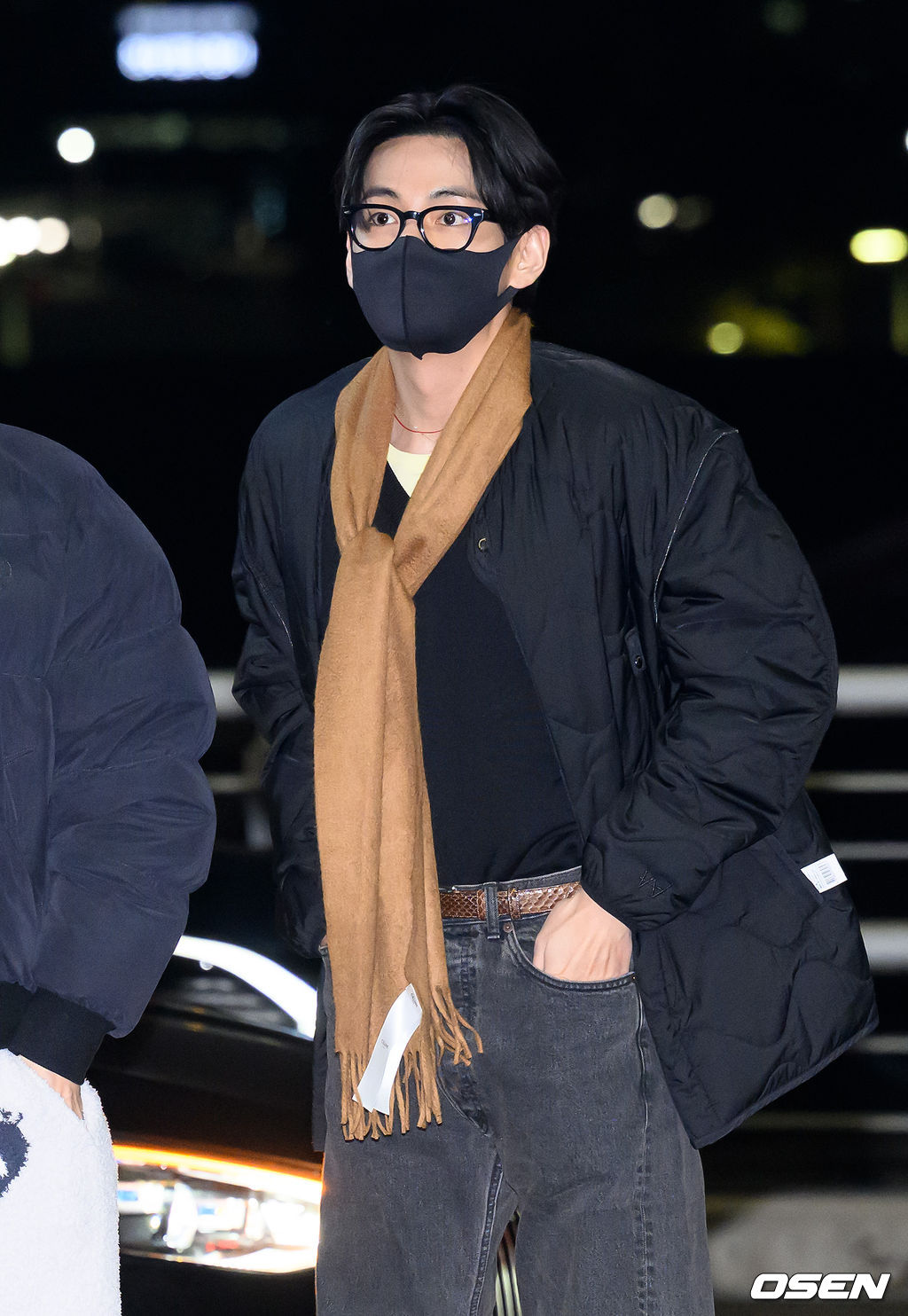 뷔,'살아있는 조각'