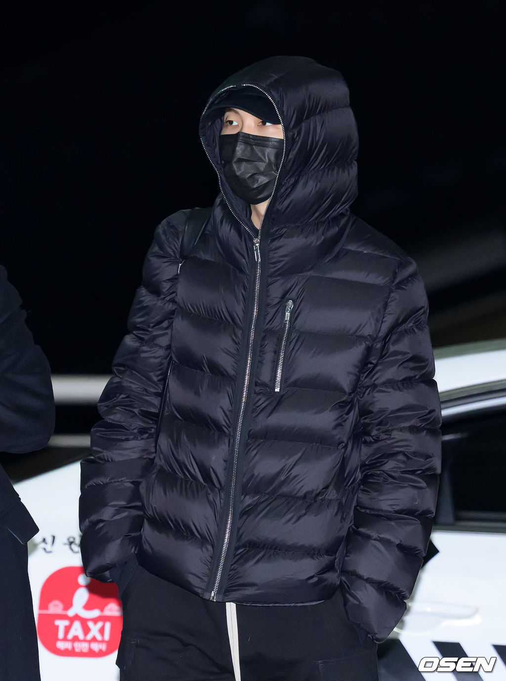 RM,'카리스마 눈빛'