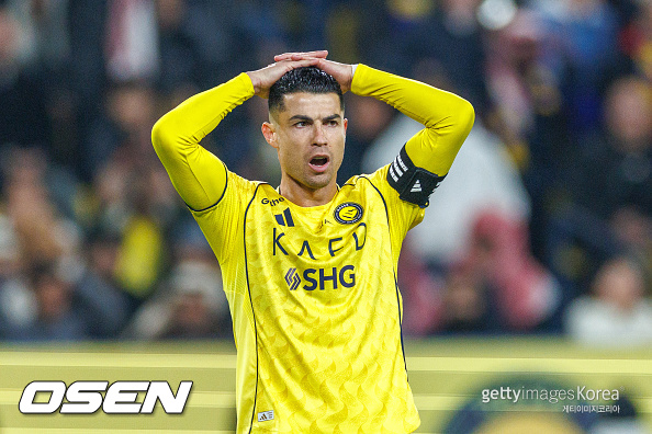 RIYADH, SAUDI ARABIA - JANUARY 26: Cristiano Ronaldo of team Al-Nassr FC during the Saudi Pro League game between Al Nassr and Al Taawoun at Al Awwal Park on January 26, 2026 in Riyadh, Saudi Arabia. (Photo by Abdullah Ahmed/Getty Images)