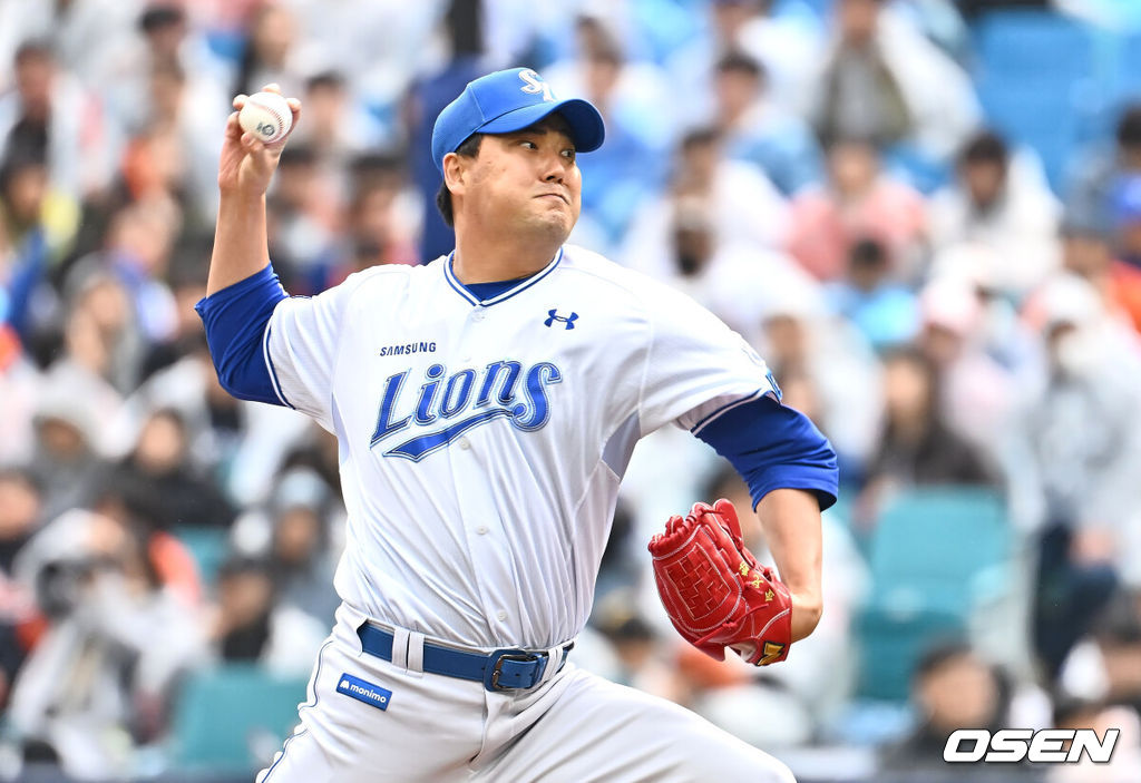 5일 대구삼성라이온즈파크에서 2025 신한 SOL 뱅크 KBO 리그 삼성 라이온즈와 한화 이글스의 경기가 열렸다. 홈팀 삼성은 이승현이, 방문팀 한화는 류현진이 선발 출전했다. 삼성 라이온즈 김태훈이 역투하고 있다. 2025.04.05 / foto0307@osen.co.kr