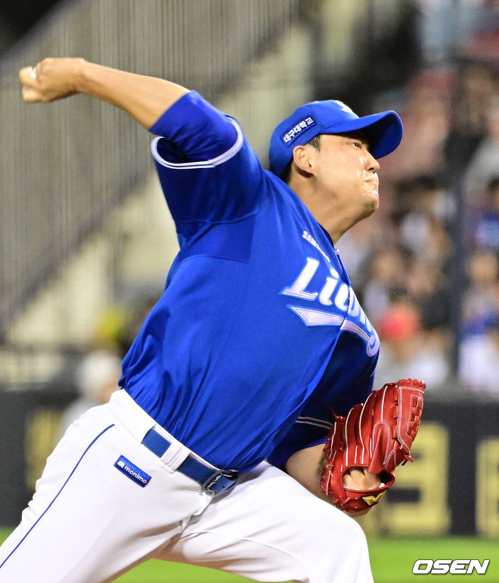 1일 오후 서울 잠실구장에서 ‘2025 신한 SOL Bank KBO리그’ 두산 베어스와 삼성 라이온즈의 경기가 열렸다.두산은 최민석, 삼성은 아리엘 후라도가 선발로 나섰다.8회말 삼성 김태훈이 역투하고 있다. 2025.07.01 /jpnews@osen.co.kr