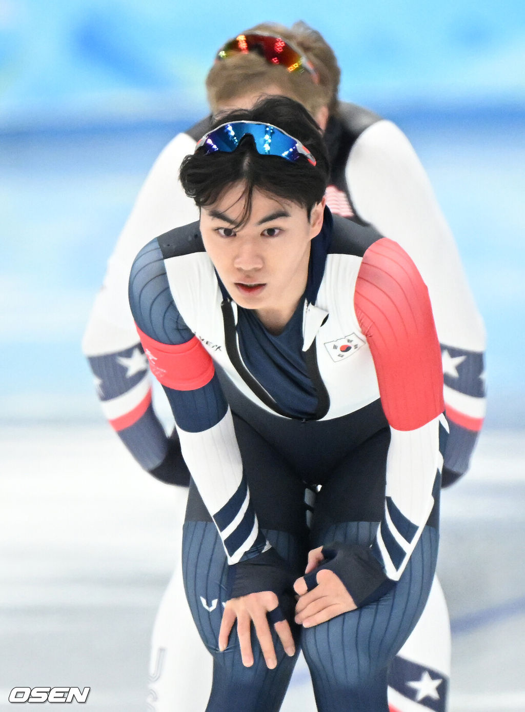 18일 중국 베이징 국립 스피드 스케이팅 경기장에서 2022 베이징 동계올림픽 스피드 스케이팅 남자 1000m 경기가 열렸다.대한민국 김민석이 마치고 숨을 고르고 있다. 2022.02.18 /jpnews@osen.co.kr