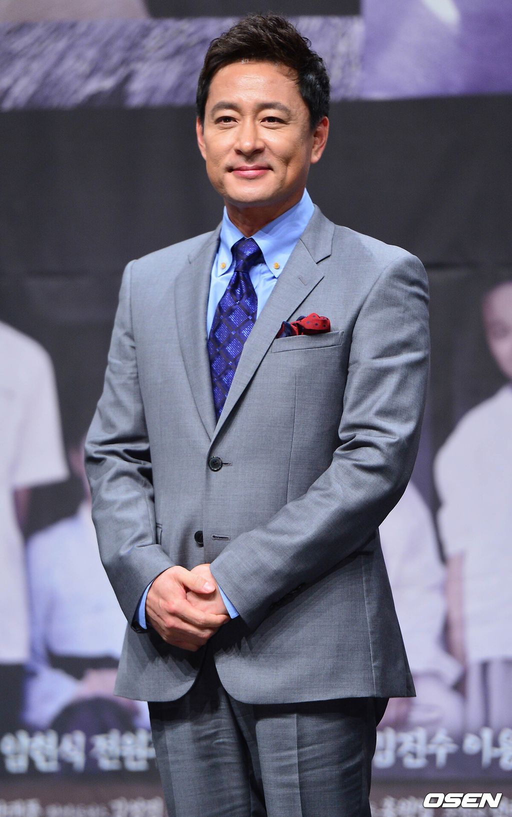 [OSEN=ÃÖ±ÔÇÑ ±âÀÚ] ¹è¿ì ±èº´¼¼°¡ 11ÀÏ ¿ÀÈÄ ¼­¿ï ¼øÈ­µ¿ È£¾Ï¾ÆÆ®È¦¿¡¼­ ¿­¸° JTBCµå¶ó¸¶ '¸ºÀÌ' Á¦ÀÛ¹ßÇ¥È¸¿¡ Âü¼®ÇØ Æ÷ÅäÅ¸ÀÓÀ» °®°í ÀÖ´Ù.µå¶ó¸¶ '¸ºÀÌ'´Â 1960-70³â´ë¸¦ ¹è°æÀ¸·Î ºÎ¸ð¸¦ ÀÒÀº ¿À³²¸Å°¡ ¸ºÀÌ(À±Á¤Èñ)ÀÇ Èñ»ý°ú ³ë·Â¿¡ ÀÇÇØ ¾î¸¥À¸·Î ¼ºÀåÇØ °¡´Â °úÁ¤À» ±×¸° µå¶ó¸¶. Àå¹ÌÈñ, ÁøÈñ°æ, ÀÌÁ¾¿ø, À±À¯¼±, ¹®Á¤Èñ µî °ü·ÏÆÄ ¹è¿ìµé°ú À±Á¤Èñ, ÀçÈñ, ¿ÀÀ±¾Æ, Á¶ÀÌÁø µî ÀþÀº ¿¬±âÀÚ±îÁö ¼¼´ë¸¦ ³Ñ¾î¼± Ãâ¿¬ÁøÀÌ µîÀåÇÑ´Ù. Áö³­ 7¿ù 6ÀÏ Ã¹ ÃÔ¿µÀ» ½ÃÀÛÇØ ¿Â¾ç, °íÃ¢, ¼øÃµ¸¸, Æ÷Ç×, Áö¸®»ê, ³²ÇØ, ÇÏµ¿ µî Àü±¹¿¡ ¾Æ¸§´Ù¿î ¸í¼Ò¸¦ µ¹¸ç ¾Æ¸§´Ù¿î Ç³±¤À» ¹è°æÀ¸·Î ¿À³²¸ÅÀÇ ¾î¸° ½ÃÀýÀ» ´ã¾Ò´Ù. ¿À´Â 14ÀÏ ¿ÀÈÄ 8½Ã 45ºÐ Ã¹ ¹æ¼Û./dreamer@osen.co.kr