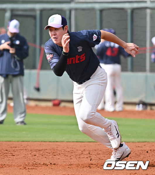 [OSEN=타이난(대만) , 이석우 기자] 롯데 고승민이 훈련하고 있다. 2026.01.31 / foto0307@osen.co.kr