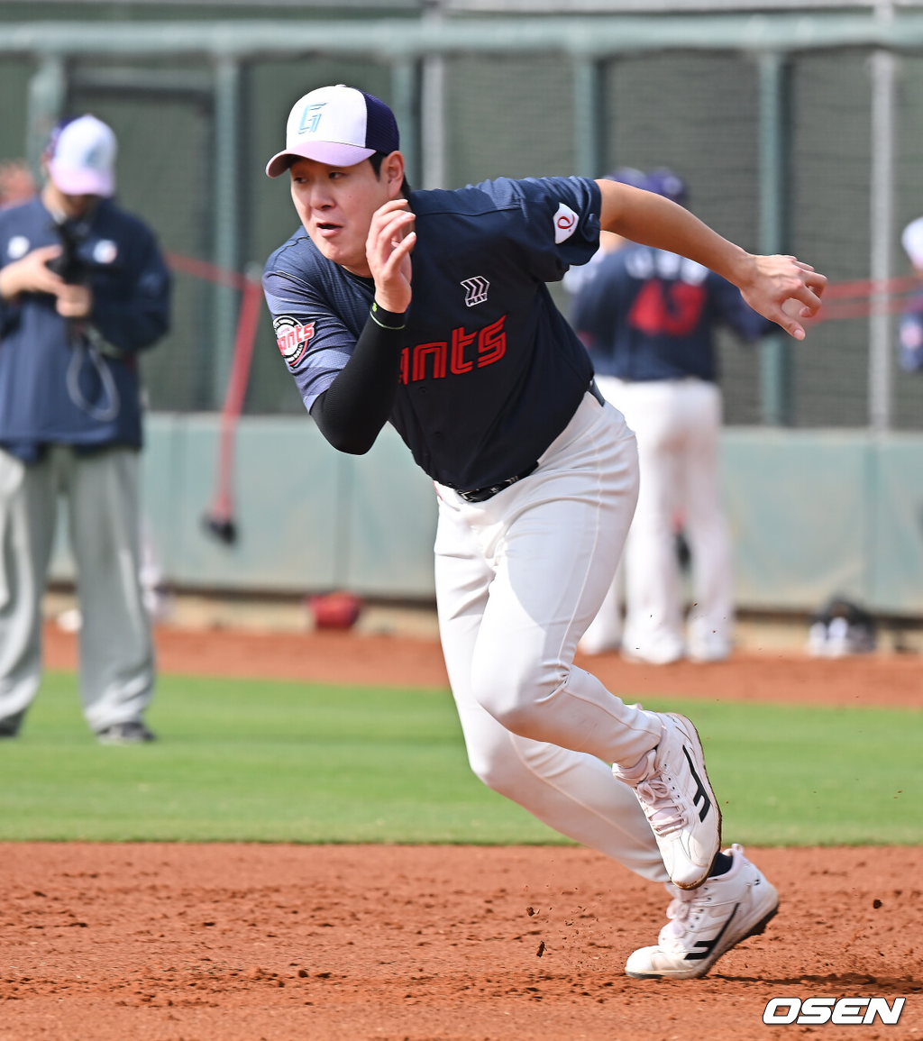 롯데 고승민이 훈련하고 있다. 2026.01.31 / foto0307@osen.co.kr