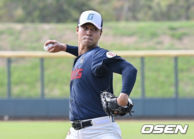 [OSEN=타이난(대만), 이석우 기자] 롯데 자이언츠 윤성빈/ foto0307@osen.co.kr