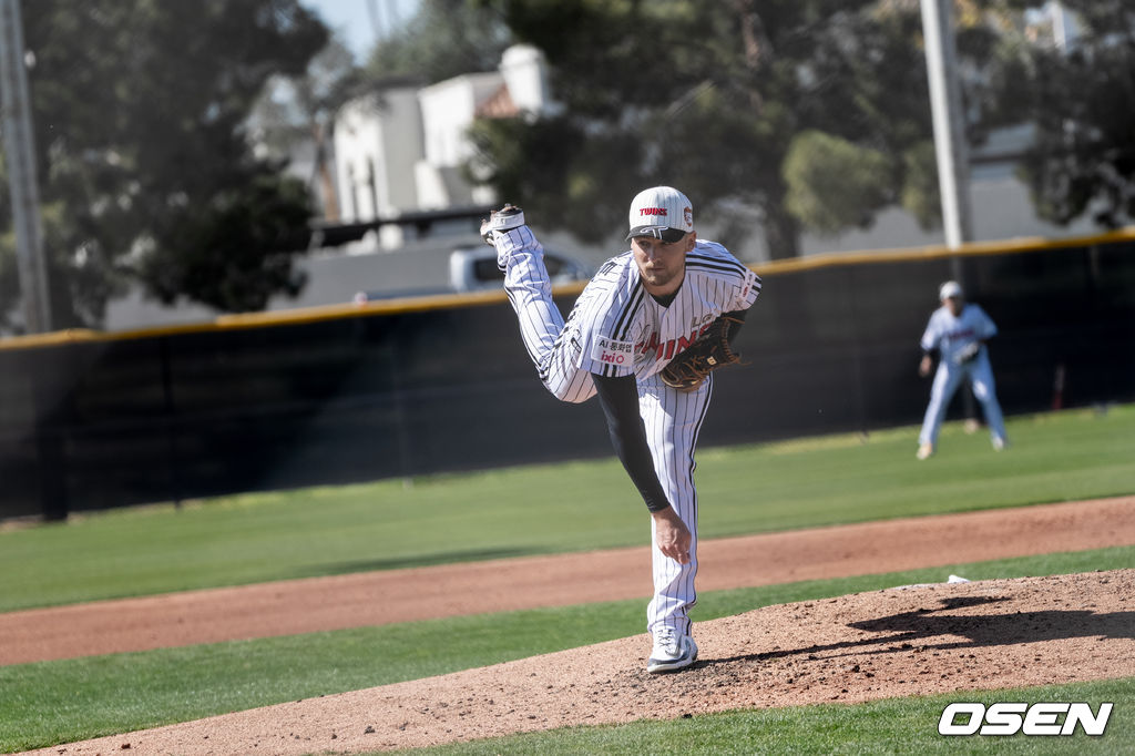 LG 트윈스 톨허스트는 미국 스프링캠프 청백전에서 2이닝 1피안타 무실점을 기록했다. / LG 트윈스 제공