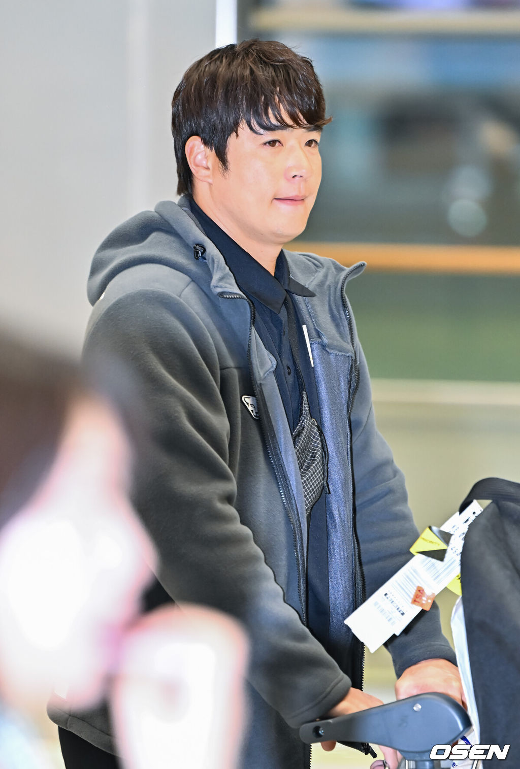 SSG 랜더스가 20일 오후 미국 플로리다 1차 전지훈련을 마치고 인천국제공항을 통해 귀국했다.SSG랜더스는 지난 1월 23일부터 2월 20일까지 미국 플로리다 베로비치에서 1차 스프링캠프를 진행했다.  그리고 오는 23일부터 일본 미야자키에서 2차 스프링캠프를 실시할 예정이다.SSG 김재환이 입국하고 있다.  2026.02.20  / soul1014@osen.co.kr