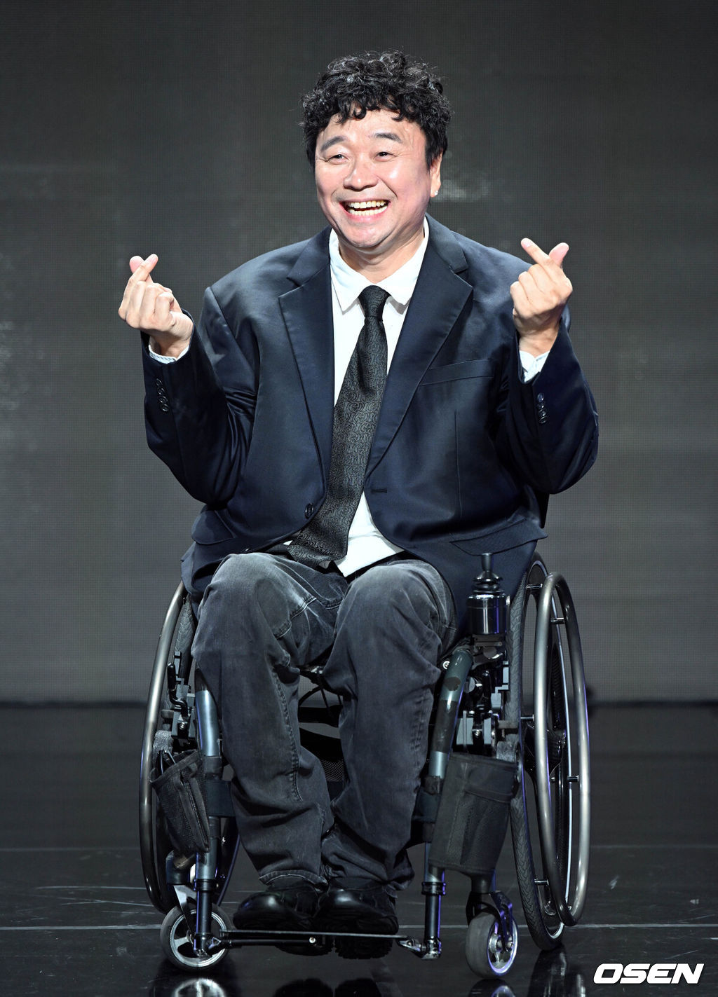 가수 강원래의 ‘메타버스 아바타 데뷔 쇼케이스’가 18일 오후 서울 강남구 일지아트홀에서 열렸다.강원래가 포즈를 취하고 있다. 2022.08.18 /cej@osen.co.kr