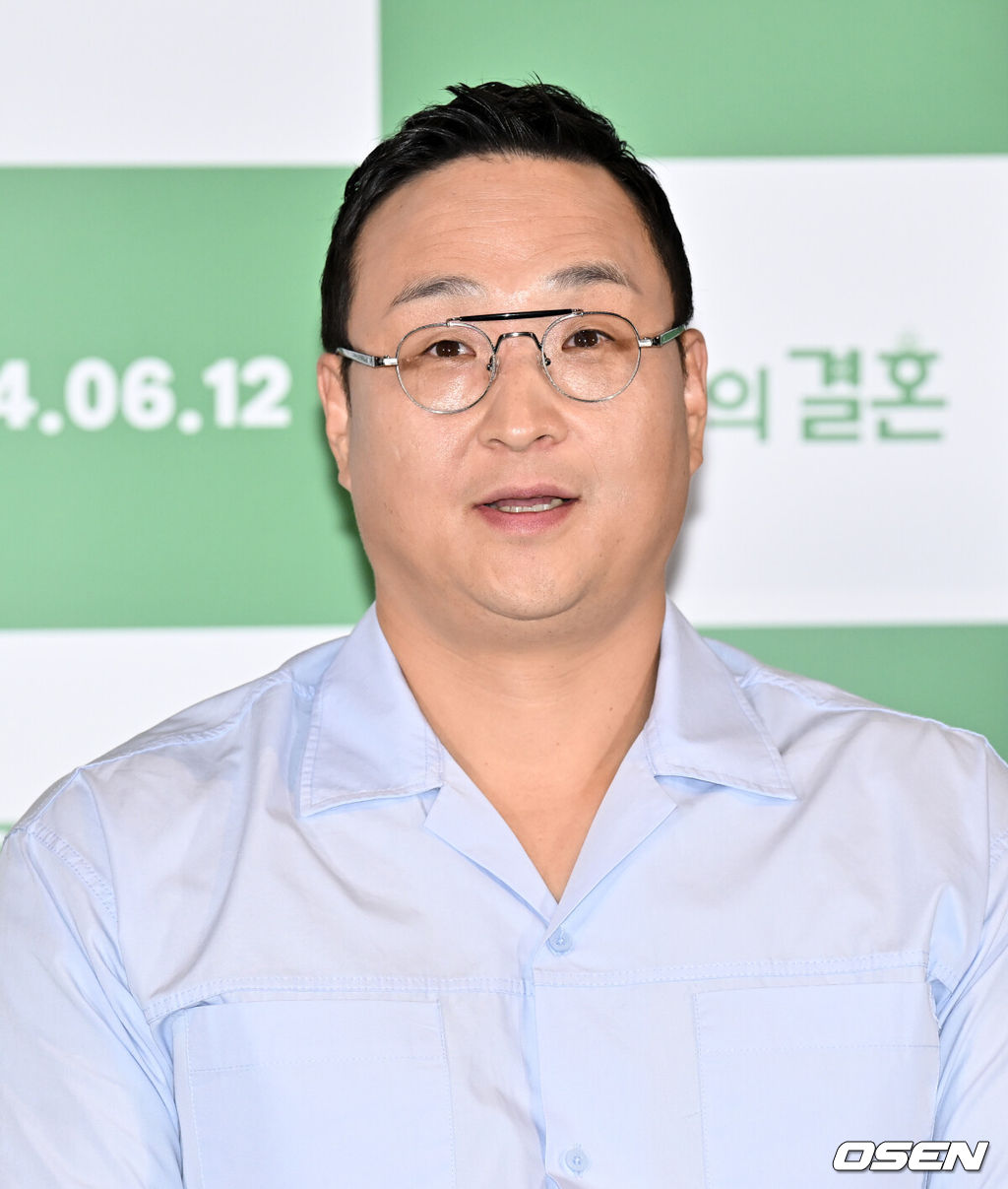 영화 '다우렌의 결혼(감독 임찬익)’ 언론배급시사 및 기자간담회가 28일 오후 서울 용산구 CGV용산아이파크몰에서 열렸다.‘다우렌의 결혼’은 자신만의 색이 두드러지는 연기 스펙트럼의 충무로 대표 카멜레온 배우 이주승이 다큐멘터리를 찍으며 입봉을 꿈꾸는 조연출 ‘승주’ 역을 맡아 스크린에 컴백한다.배우 구성환이 질의응답 시간을 갖고 있다. 2024.05.28 /cej@osen.co.kr
