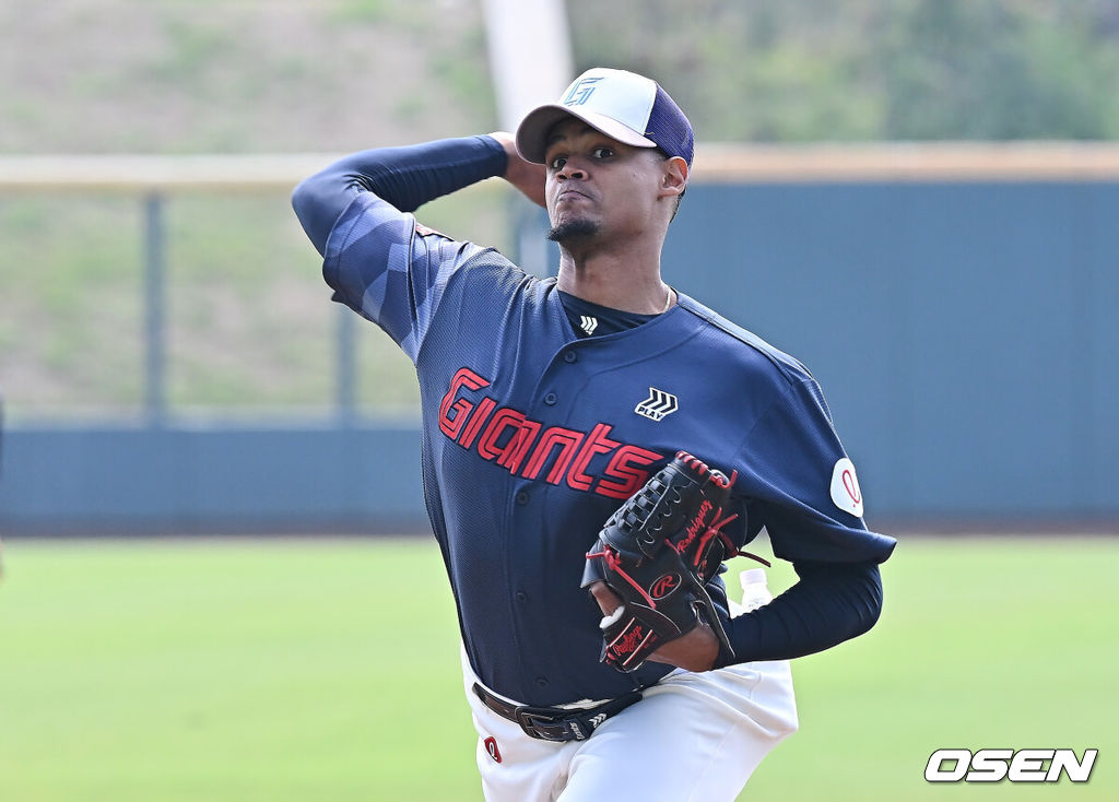 롯데 자이언츠 엘빈 로드리게스 008 2026.02.02 / foto0307@osen.co.kr