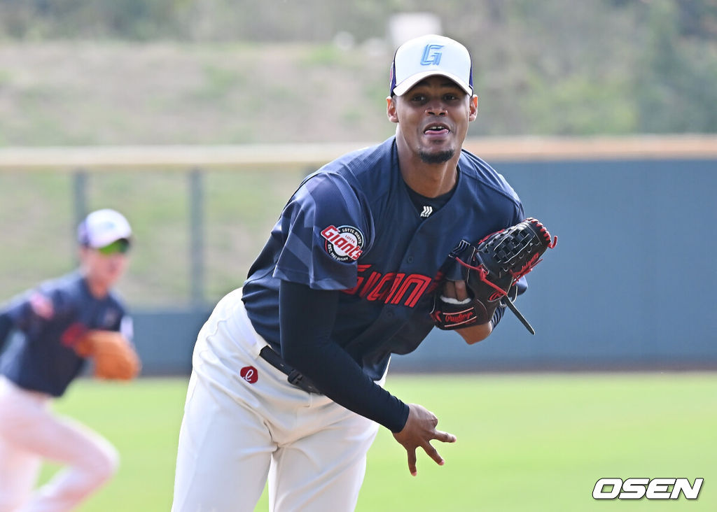 롯데 자이언츠 엘빈 로드리게스 009 2026.02.02 / foto0307@osen.co.kr