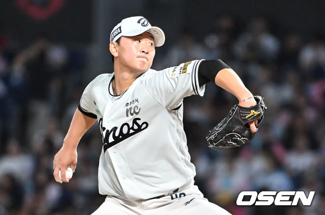 [OSEN=창원, 이석우 기자] 27일 창원NC파크에서 2025 신한 SOL 뱅크 KBO 리그 NC 다이노스와 LG 트윈스의 경기가 열렸다. 홈팀 NC는 신영우가, 방문팀 LG는 치리노스가 선발 출전했다. NC 다이노스 이준혁이 역투하고 있다. 2025.08.27 / foto0307@osen.co.kr