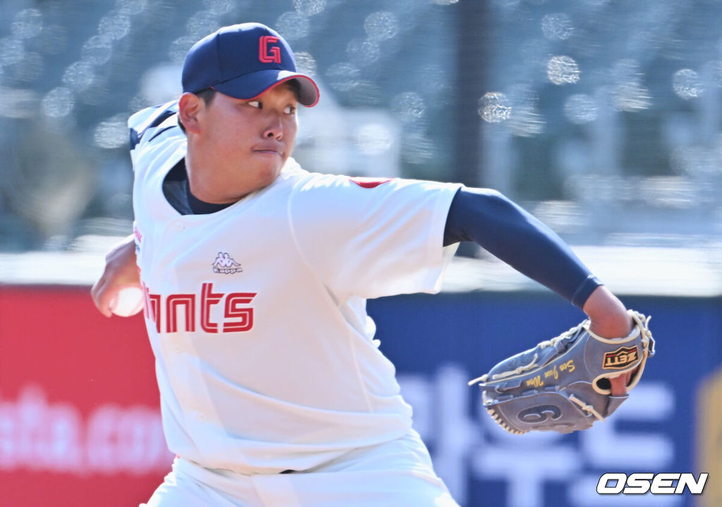 롯데 자이언츠 시절 서준원. /OSEN DB