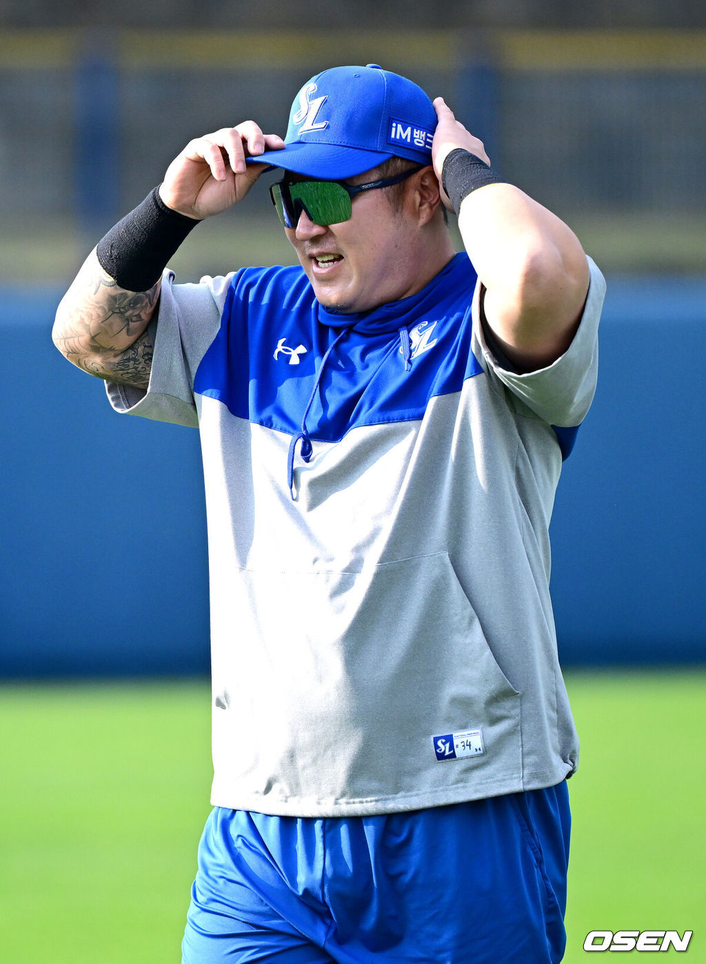 프로야구 삼성 라이온즈가 20일  일본 오키나와 온나손 아카마구장에서 스프링 캠프를 차리고 구슬땀을 흘렸다.삼성은 이번 2차 캠프에서 훈련 뿐 아니라 WBC 대표팀, 국내 팀들과 연습경기도 펼칠 계획이다.삼성 최형우가 훈련을 펼치고 있다. 2026.02.20 / dreamer@osen.co.kr