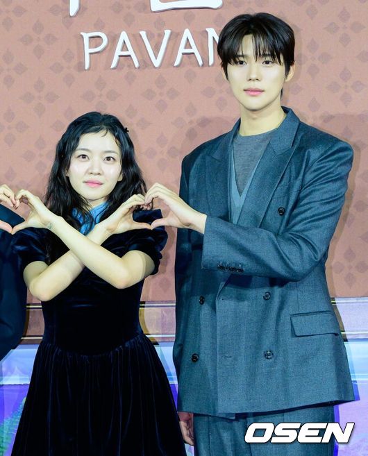 배우 변요한, 고아성, 문상민이 포토타임을 하고  있다. 2026.02.12 /jpnews@osen.co.kr