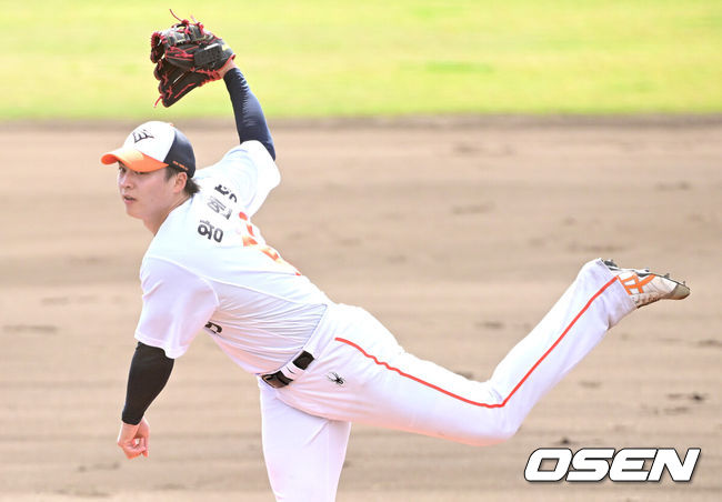 [OSEN=최규한 기자] 한화 왕옌청. 2026.02.21/ dreamer@osen.co.kr