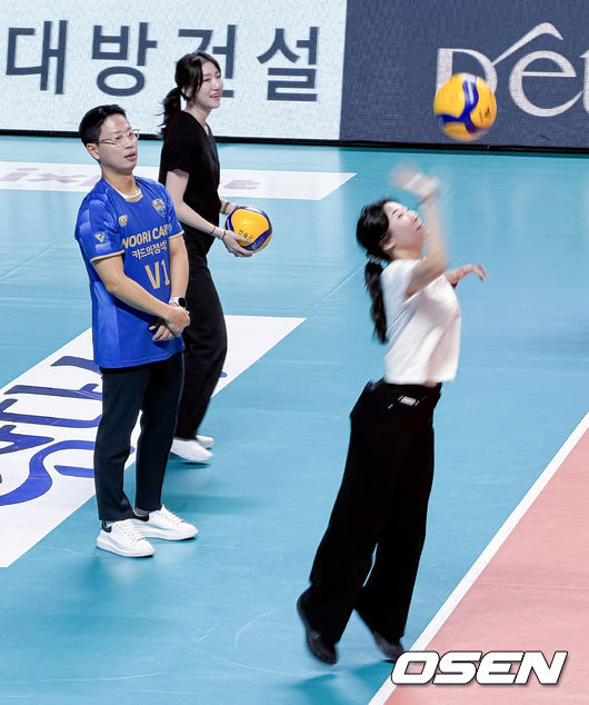 금메달리스트는 다르네 '피로 잊은 시구 연습'