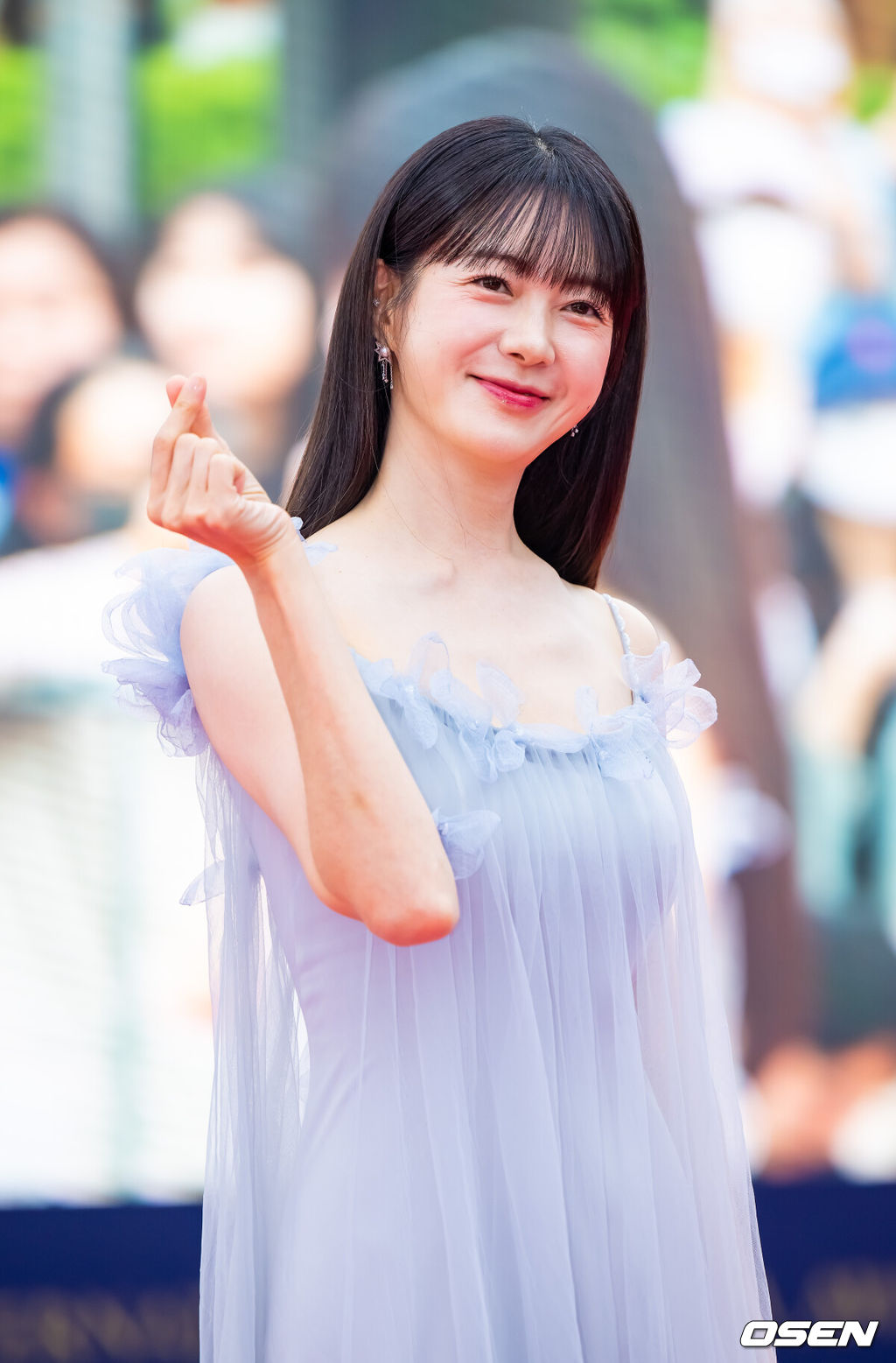 2일 오후 서울 여의도 KBS 본관에서 2025 서울드라마어워즈가 진행됐다.<br /><br />이번 시상식은 20주년을 맞아 전 세계 드라마를 대표하는 배우와 제작진이 한자리에 모이는 국제적인 축제다. 이번 시상식에는 배우 주지훈, 아이유, 김민하, 일본 배우 사카구치 켄타로, 가수 영탁 등이 수상자로 무대에 오른다. 아일릿과 영탁 등 뮤지션들의 축하 공연도 펼쳐진다. <br /><br />배우 이요원이 레드카펫을 밟고 있다.  2025.10.02 / soul1014@osen.co.kr