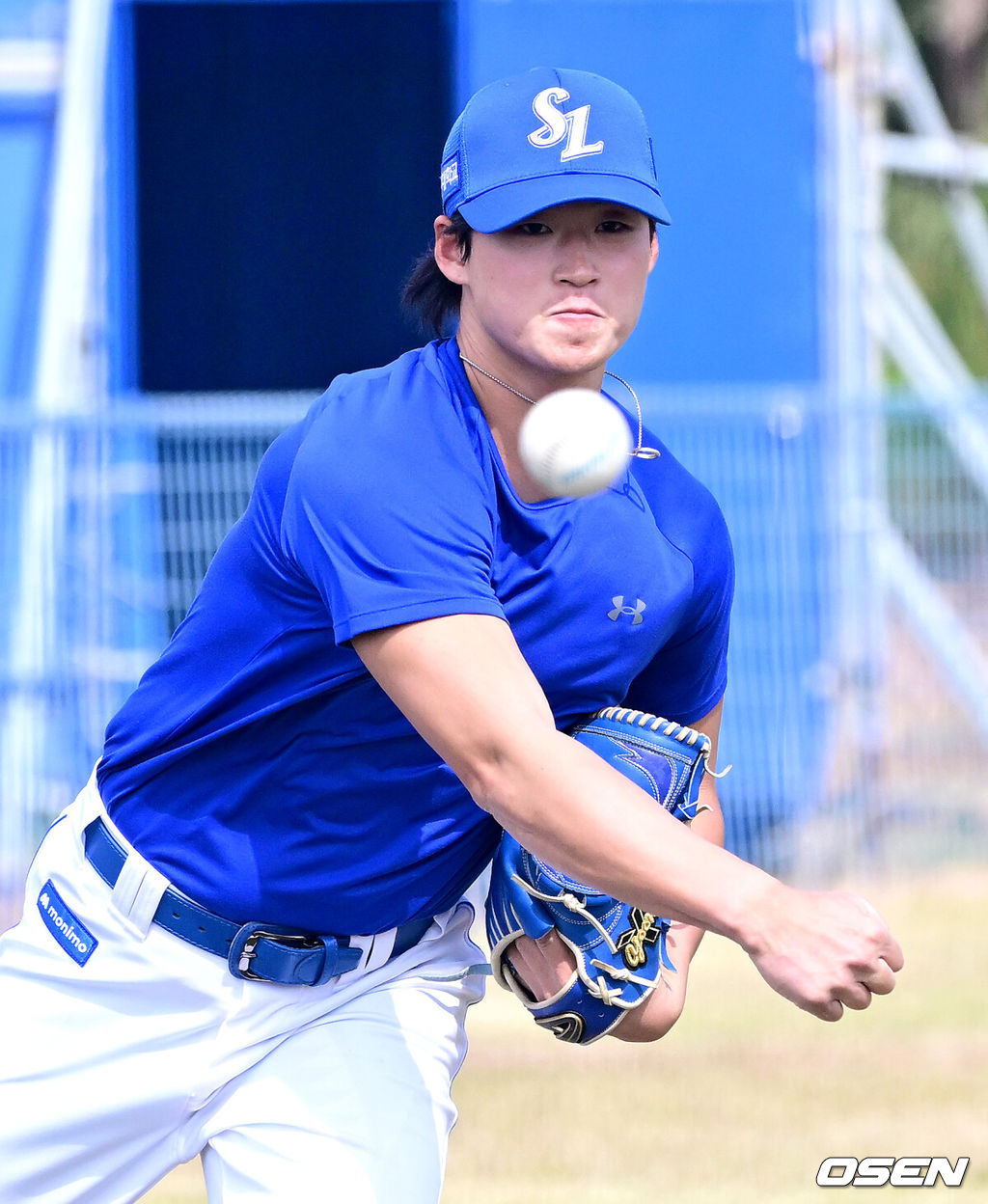 프로야구 삼성 라이온즈가 19일 오후 일본 오키나와 온나손 아카마구장에서 스프링 캠프를 차리고 구슬땀을 흘렸다.삼성은 이번 2차 캠프에서 훈련 뿐 아니라 WBC 대표팀, 국내 팀들과 연습경기도 펼칠 계획이다.삼성 이호성이 훈련을 펼치고 있다. 2026.02.19 / dreamer@osen.co.kr