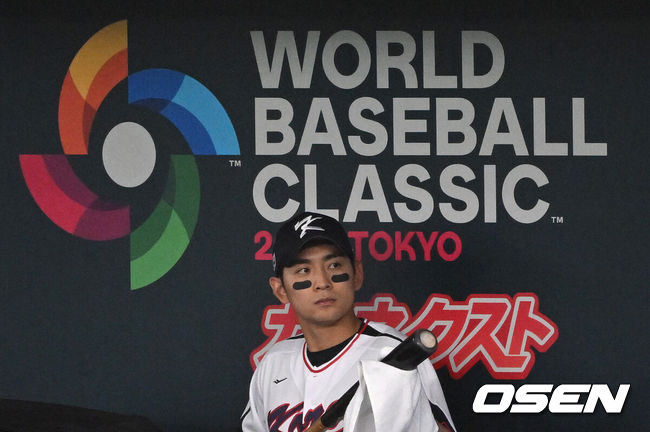 [OSEN=도쿄(일본), 손용호 기자] 이강철 감독이 이끄는 대한민국 대표팀이 12일 오후 일본 도쿄돔에서 2023 월드베이스볼클래식(WBC) B조 1라운드 3차전 체코와의 경기를 가졌다.한국 이정후가 경기를 준비하고 있다. 2023.03.12 /spjj@osen.co.kr