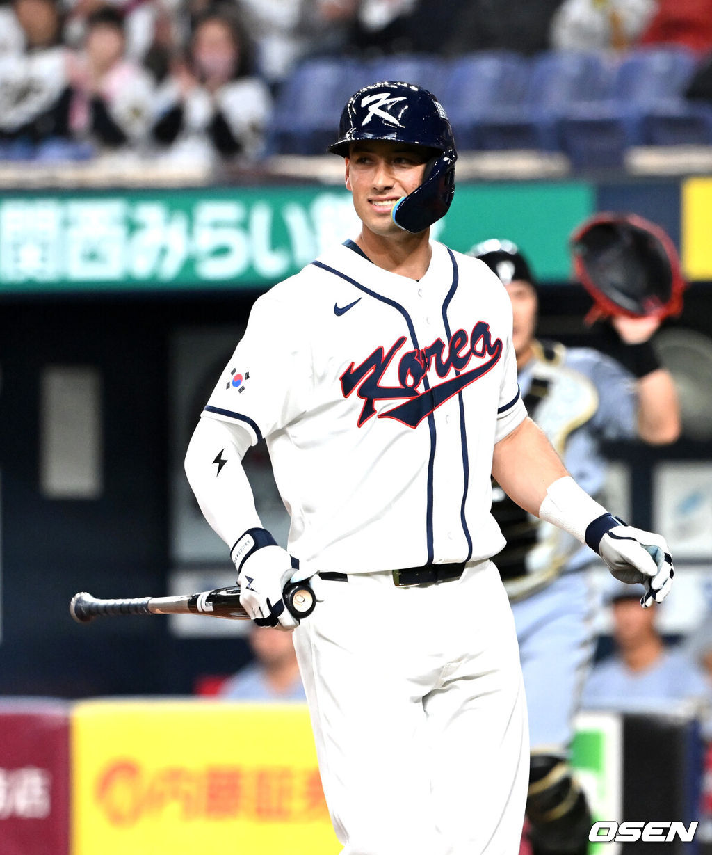 2일 일본 오사카 교세라돔에서 월드베이스볼클래식(WBC) 공식 연습 경기 한국 야구 대표팀과 한신 타이거스의 경기가 열렸다.우리 대표팀은 3일 같은 장소에서 오릭스 버팔로스와 연습 경기 2차전을 치른 뒤 5일 일본 도쿄돔에서 체코와 WBC 조별리그 1차전에서 격돌한다. 3회말 한국 셰이 위트컴이 내야 플라이로 물러나며 아쉬워하고 있다. 2026.03.02 /spjj@osen.co.kr