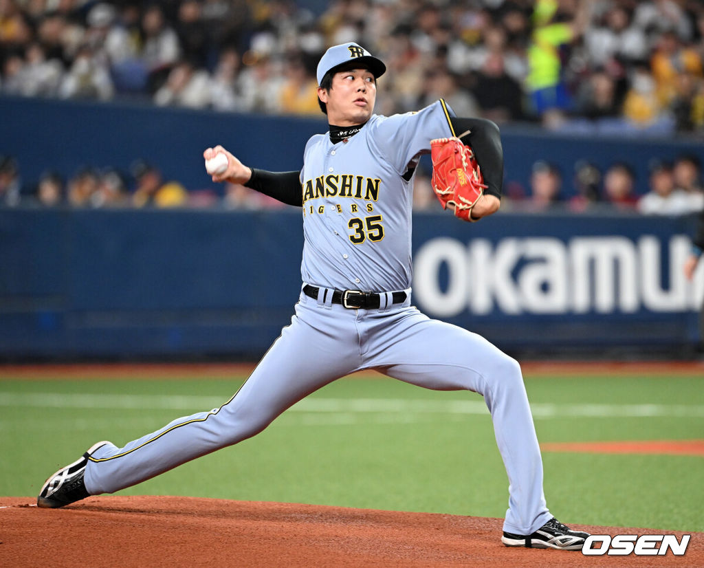 2일 일본 오사카 교세라돔에서 월드베이스볼클래식(WBC) 공식 연습 경기 한국 야구 대표팀과 한신 타이거스의 경기가 열렸다.우리 대표팀은 3일 같은 장소에서 오릭스 버펄로스와 연습 경기 2차전을 치른 뒤 5일 일본 도쿄돔에서 체코와 WBC 조별리그 1차전에서 격돌한다.1회초 무사에서 한신 선발투수 사이키 히로토가 역투하고 있다. 2026.03.02 /spjj@osen.co.kr