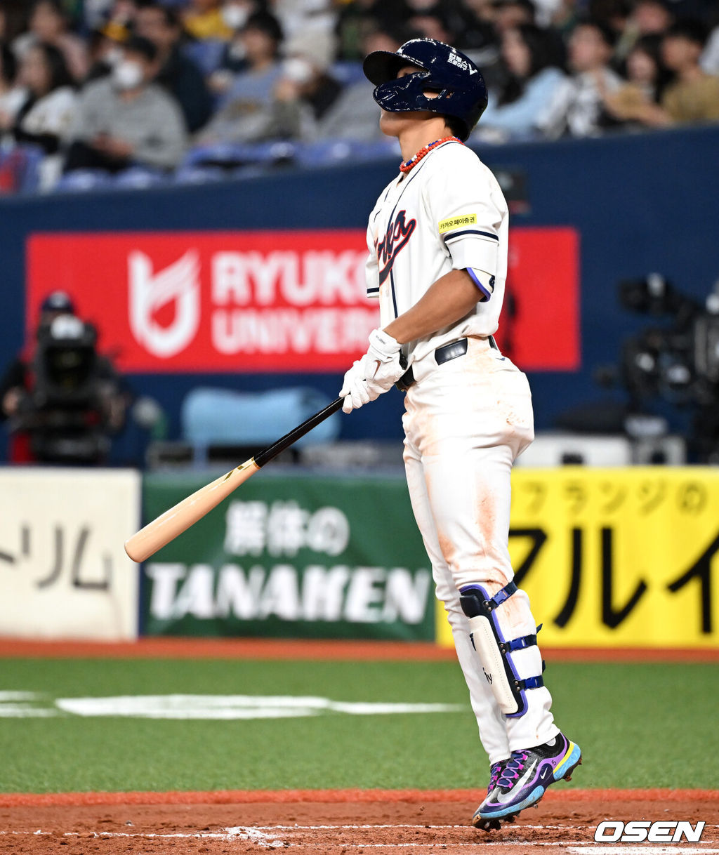 2일 일본 오사카 교세라돔에서 월드베이스볼클래식(WBC) 공식 연습 경기 한국 야구 대표팀과 한신 타이거스의 경기가 열렸다.우리 대표팀은 3일 같은 장소에서 오릭스 버팔로스와 연습 경기 2차전을 치른 뒤 5일 일본 도쿄돔에서 체코와 WBC 조별리그 1차전에서 격돌한다.4회말 무사에사 한국 김도영이 솔로 홈런을 치고 있다. 2026.03.02 /spjj@osen.co.kr