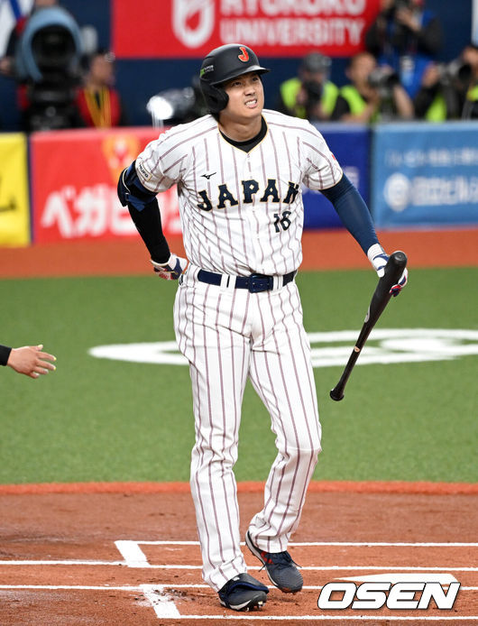 [OSEN=오사카(일본), 손용호 기자] 2일 일본 오사카 교세라돔에서 월드베이스볼클래식(WBC) 공식 연습 경기 일본 야구 대표팀과 오릭스 버팔로스의 경기가 열렸다.3일 한신 타이거스와 연습 경기 후 도쿄로 향하는 일본 야구 대표팀은 6일 대만과의 첫 경기에 이어 7일 한국전, 8일 호주전, 10일 체코전을 치른다.1회초 1사에서 일본 오타니가 파울에 아쉬워하고 있다. 2026.03.02 /spjj@osen.co.kr