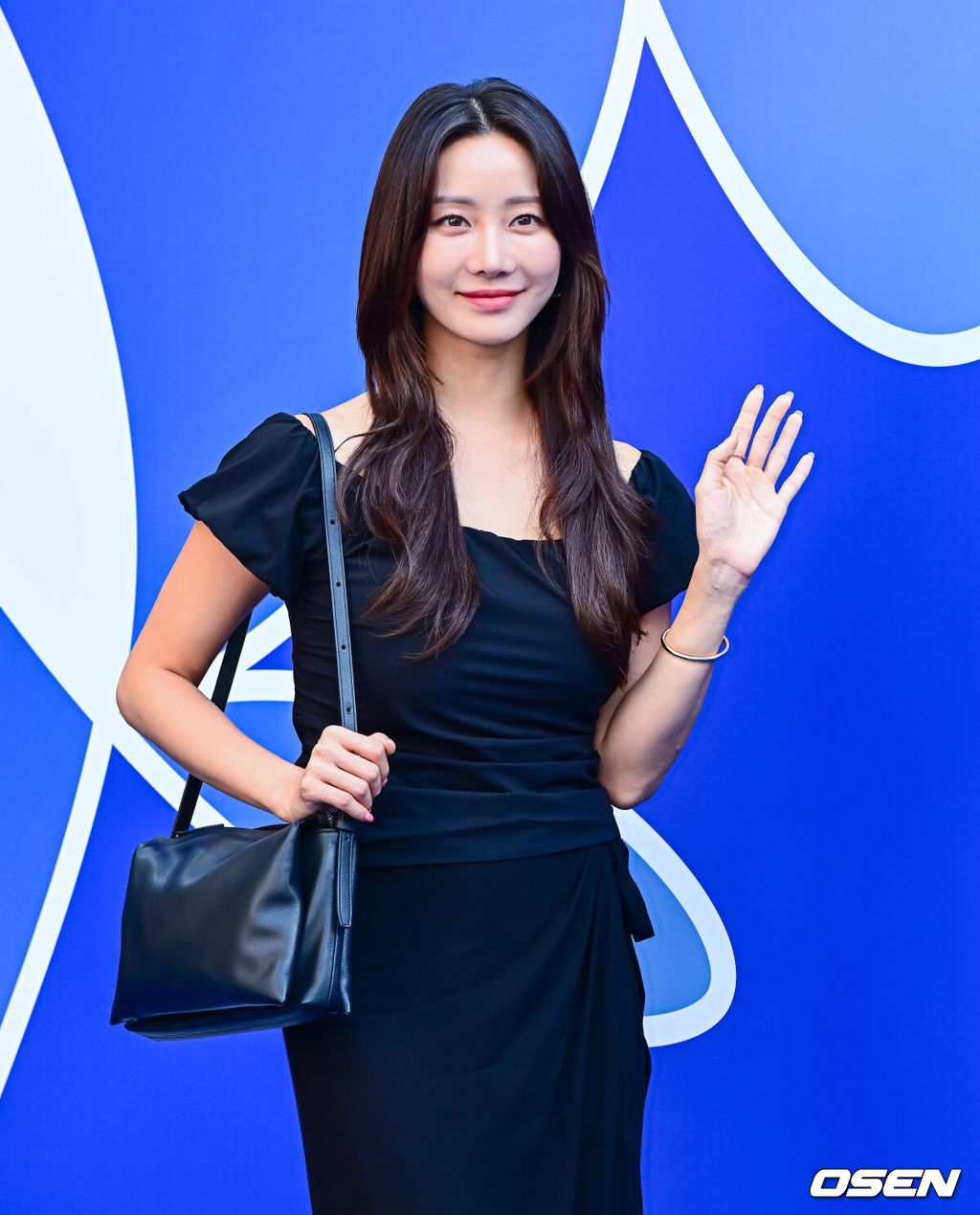 5일 서울 중구 동대문디자인플라자(DDP)에서 ‘2026 S/S 서울패션위크’ 포토월 행사가 열렸다.‘2026 S/S 서울패션위크’는 동대문디자인플라자(DDP) 등 서울 전역에서 7일까지 펼쳐진다.배우 한그루 가 포토타임을 하고 있다. 2025.09.05 /jpnews@osen.co.kr