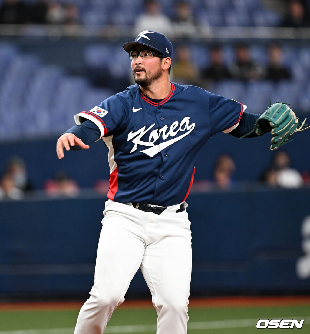 한국의 거포들이 연달아 터뜨리면서 오사카 평가전을 기분 좋게 마무리할 수 있었다. 이제 결전의 땅 도쿄로 향한다.류지현 감독이 이끄는 한국 WBC 대표팀은 3일 일본 오사카 교세라돔에서 열린 오릭스 버팔로스와의 2026 WBC 공식 평가전에서 8-5로 승리를 거뒀다. 이로써 한국은 전날(2일) 한신 타이거스전 3-3 무승부, 이날 오릭스전 승리로 공식 평가전 1승1무를 기록한 채 결전의 장소인 일본 도쿄돔으로 이동하게 된다.2회말 한국 데인 더닝이 역투하고 있다. 2026.03.03 /spjj@osen.co.kr