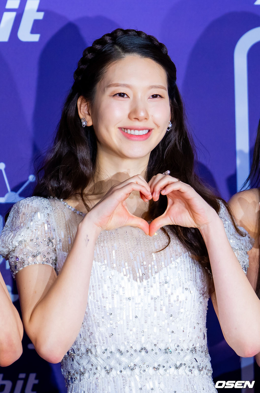 30일 오후 서울 마포구 상암 SBS 프리즘타워에서 ‘2025 SBS 연예대상’ 포토월 행사가 열렸다.<br /><br />올해 대상 후보는 유재석, 전현무, 탁재훈, 신동엽, 이상민, 서장훈, 지석진이 올라 대상을 두고 치열한 경쟁을 펼친다.<br /><br />'골 때리는 그녀들'의 김진경이 레드카펫을 밟으며 포즈를 취하고 있다. 2025.12.30 /rumi@osen.co.kr