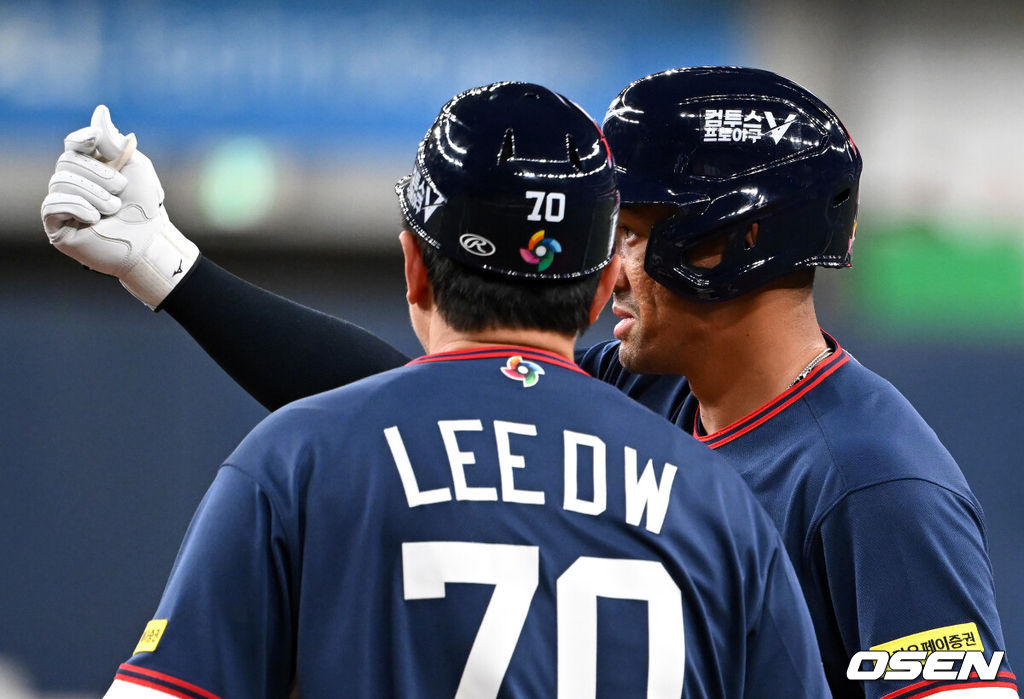3일 일본 오사카 교세라돔에서 월드베이스볼클래식(WBC) 공식 연습 경기 한국 야구 대표팀과 오릭스 버팔로스의 경기가 열렸다.우리 대표팀은 연습 경기 2차전을 치른 뒤 5일 일본 도쿄돔에서 체코와 WBC 조별리그 1차전에서 격돌한다.4회초 2사 한국 저마이 존스가 안타를 치고 환호하고 있다. 2026.03.03 /spjj@osen.co.kr