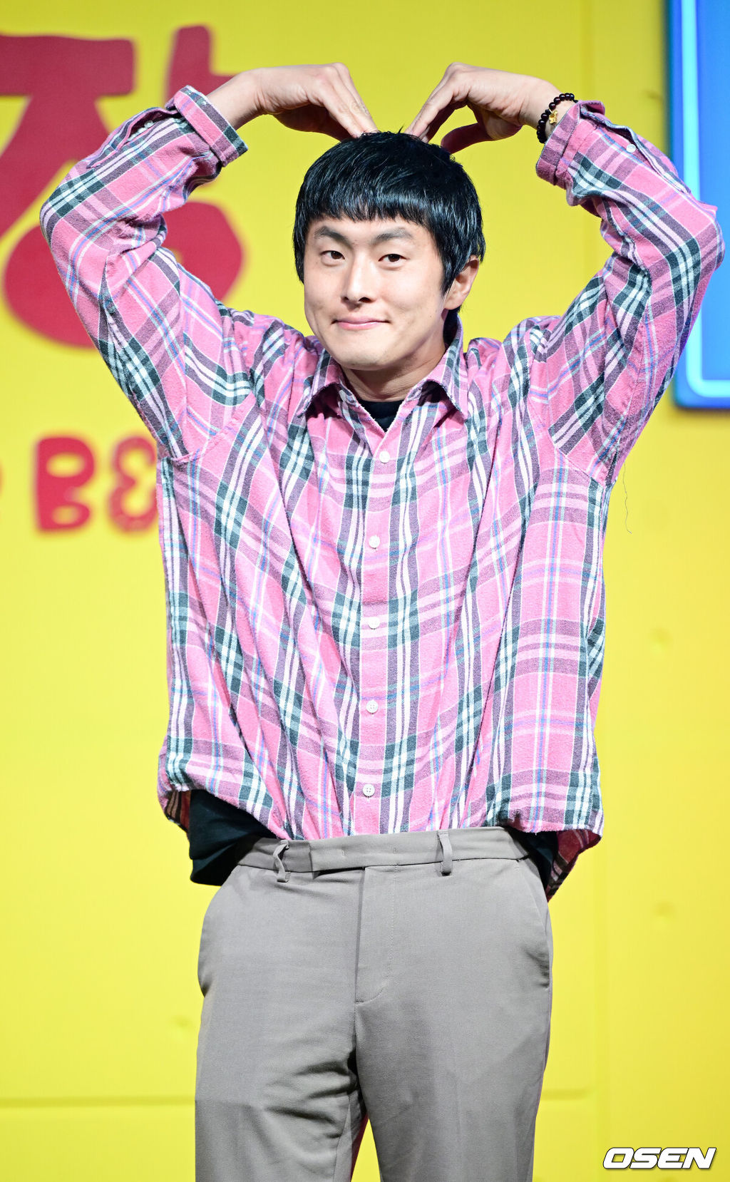 15일 오전 서울 JW 메리어트 동대문 스퀘어 서울에서 넷플릭스 '대환장 기안장' Part 2 ‘절찬리 영업중’ 기자간담회가 열렸다.'대환장 기안장'은 기안적 낭만이 가득한 울릉도 기안장에서 기안84, BTS 진, 지예은이 숙박객들과 펼치는 기상천외한 신개념 민박 버라이어티다.방송인 기안84가 포토타임을 하고 있다. 2025.04.15 / dreamer@osen.co.kr