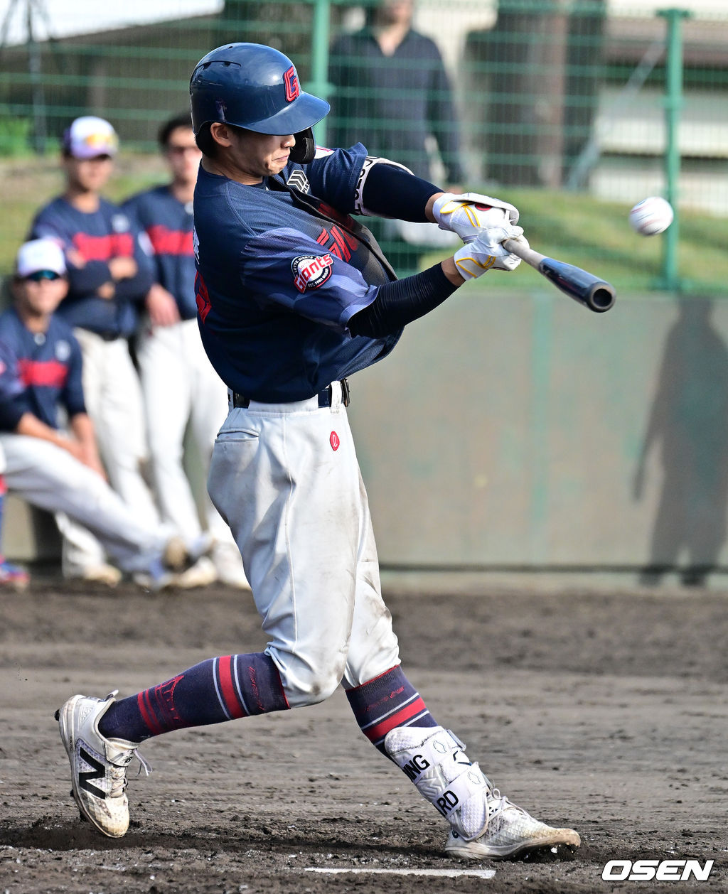 9회초 롯데 이서준이 투런포를 날리고 있다. 