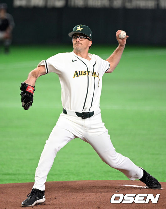 [OSEN=도쿄(일본), 손용호 기자] 5일 일본 &nbsp;도쿄돔에서 월드베이스볼클래식(WBC) 조별리그 첫 경기 호주와 대만의 경기가&nbsp;&nbsp;열렸다.우리 대표팀은 &nbsp;체코와 WBC 조별리그 1차전에서 격돌한다.호주 선발 라클런 웰스가 역투하고 있다. 2026.03.05&nbsp;/spjj@osen.co.kr