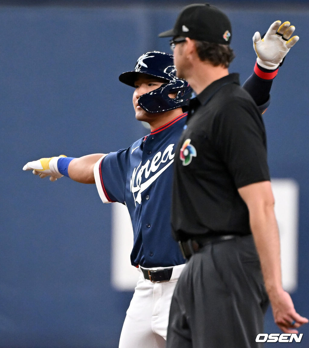3일 일본 오사카 교세라돔에서 월드베이스볼클래식(WBC) 공식 연습 경기 한국 야구 대표팀과 오릭스 버팔로스의 경기가 열렸다.우리 대표팀은 연습 경기 2차전을 치른 뒤 5일 일본 도쿄돔에서 체코와 WBC 조별리그 1차전에서 격돌한다.2회초 2사 1,2루에서 한국 안현민이 적시타를 치고 환호하고 있다. 2026.03.03 /spjj@osen.co.kr