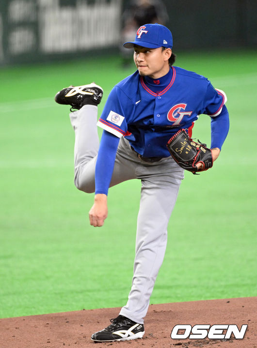 [OSEN=도쿄(일본), 손용호 기자] 5일 일본 &nbsp;도쿄돔에서 월드베이스볼클래식(WBC) 조별리그 첫 경기 호주와 대만의 경기가&nbsp;&nbsp;열렸다.우리 대표팀은 &nbsp;체코와 WBC 조별리그 1차전에서 격돌한다.대만 선발 쉬러시가 역투하고 있다. 2026.03.05&nbsp;/spjj@osen.co.kr