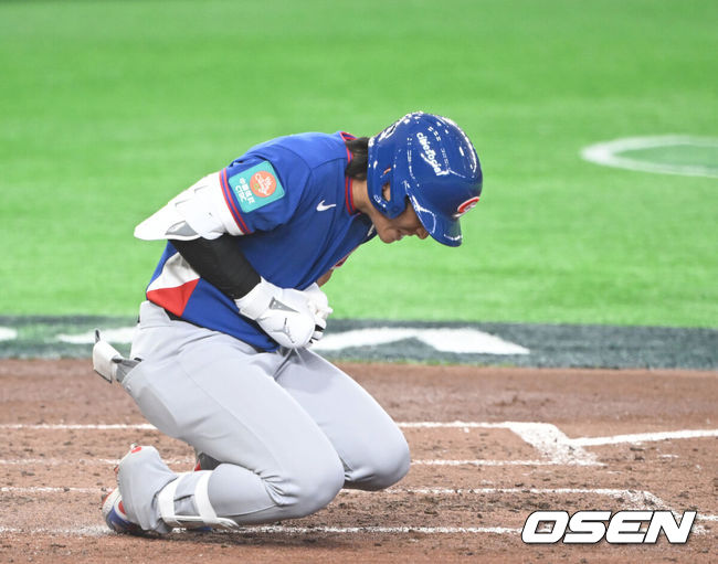 [OSEN=도쿄(일본), 손용호 기자] 5일 일본 &nbsp;도쿄돔에서 월드베이스볼클래식(WBC) 조별리그 첫 경기 호주와 대만의 경기가&nbsp;&nbsp;열렸다.우리 대표팀은 &nbsp;체코와 WBC 조별리그 1차전에서 격돌한다.대만 천제쉔(천제센)이 타구에 맞아 손가락 부상을 당했다. 2026.03.05&nbsp;/spjj@osen.co.kr