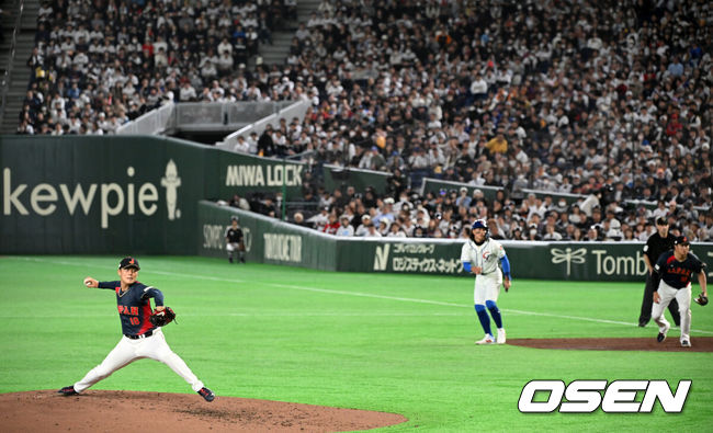 [OSEN=도쿄(일본), 손용호 기자] 6일 일본 도쿄돔에서 월드베이스볼클래식(WBC) 조별리그 C조 일본과 대만의 경기가&nbsp;열렸다.일본은 야마모토 요시노부, 대만은 쩡하오쥔을 선발로 내세웠다.2회말 일본 야마모토 요시노부가 역투하고 있다. 2026.03.06&nbsp;/spjj@osen.co.kr