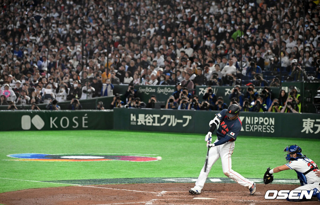 6일 일본 도쿄돔에서 월드베이스볼클래식(WBC) 조별리그 C조 일본과 대만의 경기가 열렸다.일본은 야마모토 요시노부, 대만은 쩡하오쥔을 선발로 내세웠다.4회초 무사에서 일본 오타니 쇼헤이가 타격을 하고 있다. 2026.03.06 /spjj@osen.co.kr
