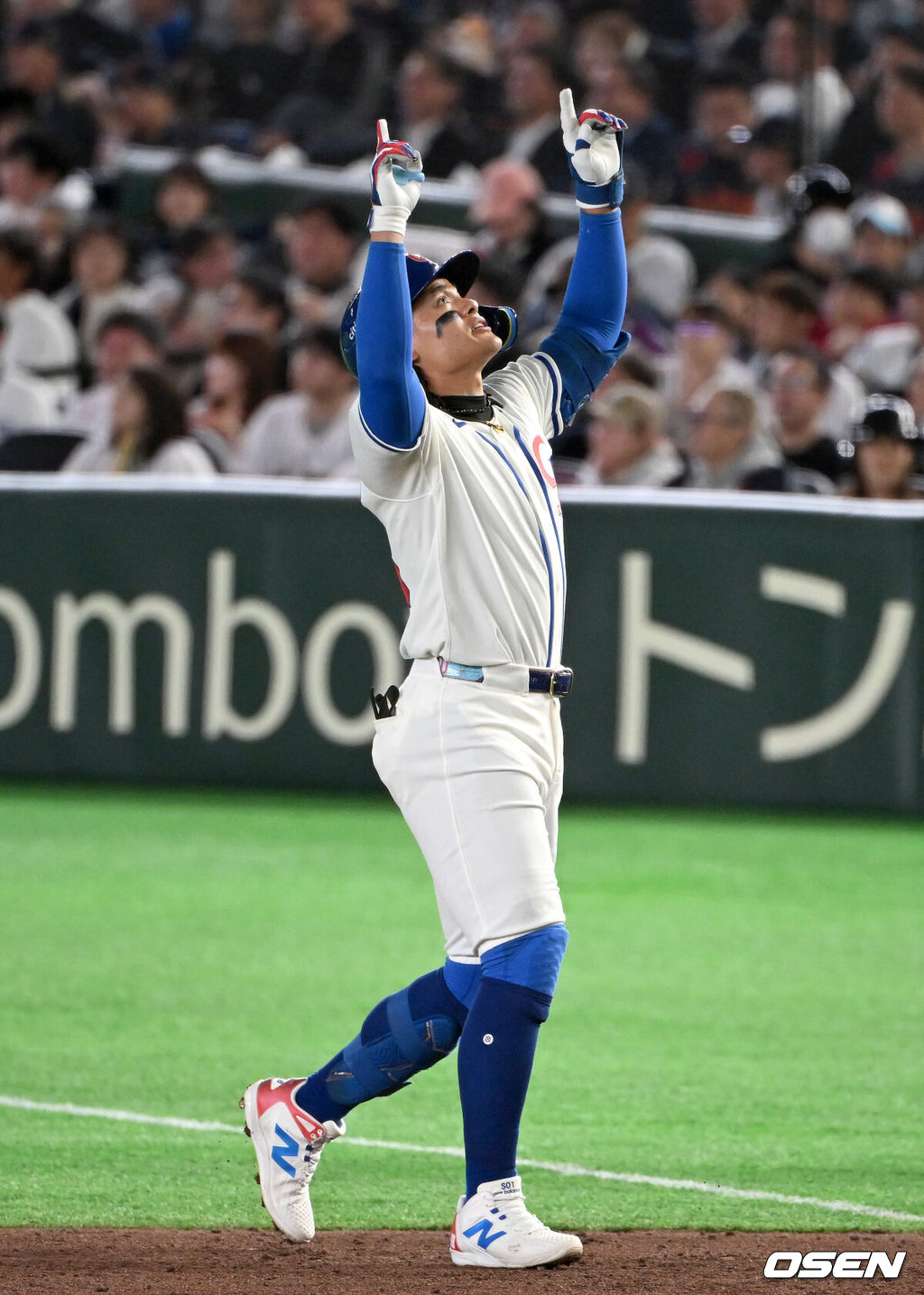 6일 일본 도쿄돔에서 월드베이스볼클래식(WBC) 조별리그 C조 일본과 대만의 경기가 열렸다.일본은 야마모토 요시노부, 대만은 쩡하오쥔을 선발로 내세웠다.6회말 무사에서 대만 장위청이 우전 안타를 치고 환호하고 있다. 2026.03.06 /spjj@osen.co.kr