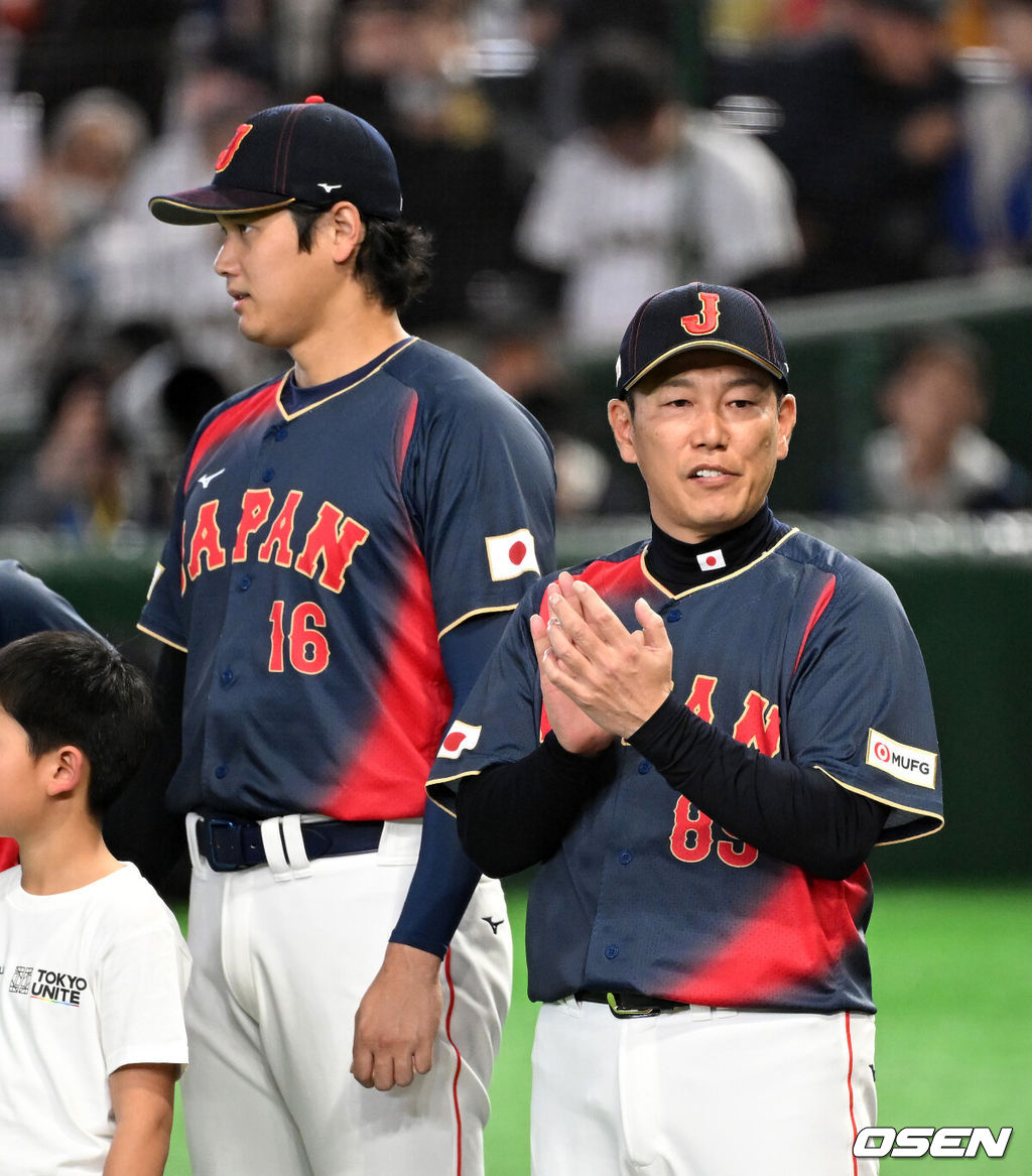 6일 일본 도쿄돔에서 월드베이스볼클래식(WBC) 조별리그 C조 일본과 대만의 경기가 열렸다.일본은 야마모토 요시노부, 대만은 쩡하오쥔을 선발로 내세웠다.경기에 앞서 일본 이바타 히로카즈 감독과 오타니 쇼헤이가 식전 행사를 가지고 있다. 2026.03.06 /spjj@osen.co.kr