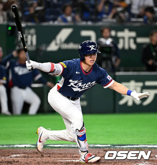 [OSEN=도쿄(일본), 손용호 기자] 7일 일본 도쿄돔에서 2026 월드베이스볼클래식(WBC) 조별리그 C조 대한민국과 일본의 경기가&nbsp;열렸다.한국은 잠수함 고영표, 일본은 좌완 기쿠치 유세이를 선발로 내세웠다. WBC에서 2006년 4강, 2009년 준우승을 차지한 한국은 이후 3개 대회(2013년, 2017년, 2023년)에서 연달아 1라운드를 통과하지 못하고 있다. 이번 대회에서는 8강 토너먼트 복귀를 목표로 대회에 임하고 있다. 지난 5일 체코와의 첫 경기에서는 11-4로 대승을 거두며 좋은 출발을 했다.&nbsp;2회초 1사에서 한국 김혜성이 삼진을 당하고 있다. 2026.03.07&nbsp;/spjj@osen.co.kr